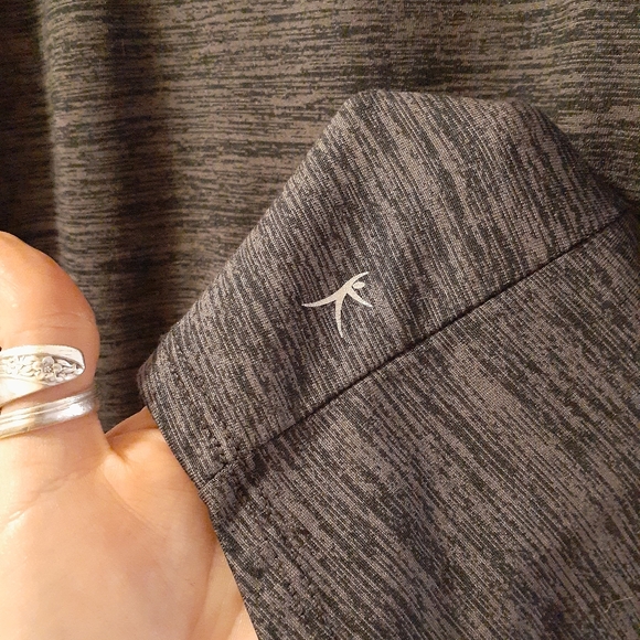 Top/Workout - Picture 8 of 10